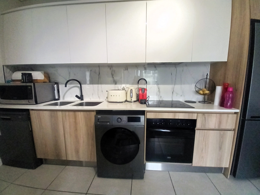 To Let 1 Bedroom Property for Rent in Sandown Western Cape